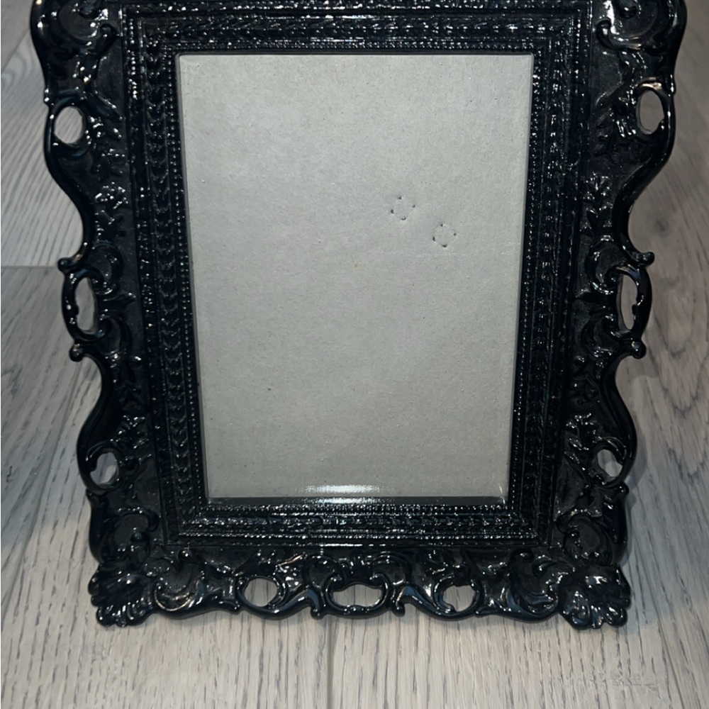 Elegant Black Ornate Photo Frame